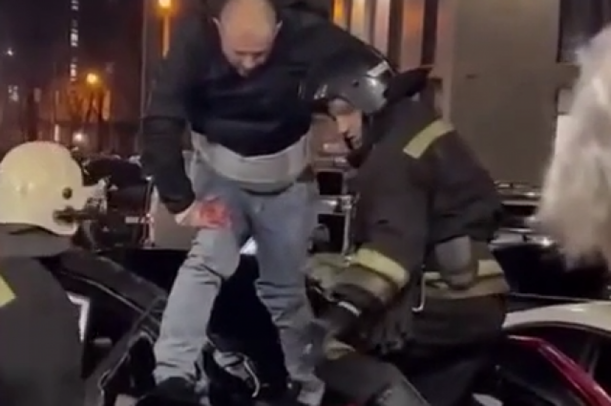    Выпавший в Воронеже с 19-го этажа мужчина выписан из больницы