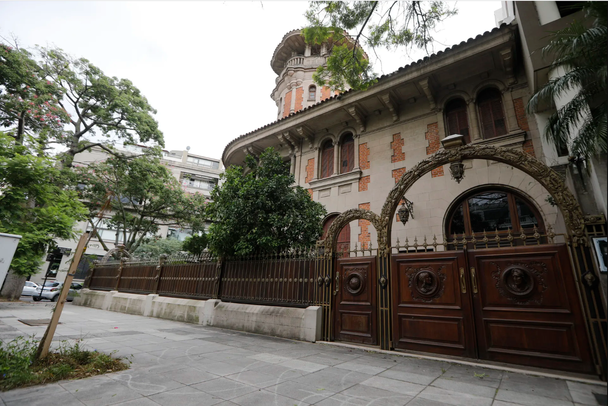 Внешний облик Круглого дома напоминает знаменитый Дворец Бароло. Фото из открытых источников. 