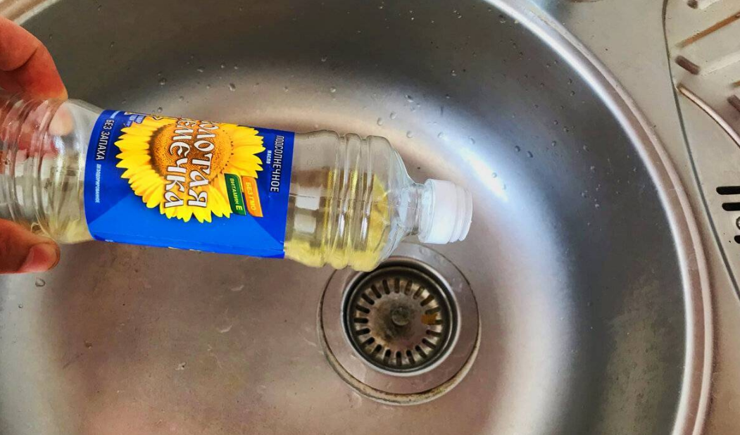 зачем нужно лить подсолнечное масло в унитаз. масло в раковину. масло в раковину. масло в раковину. масло в раковину.