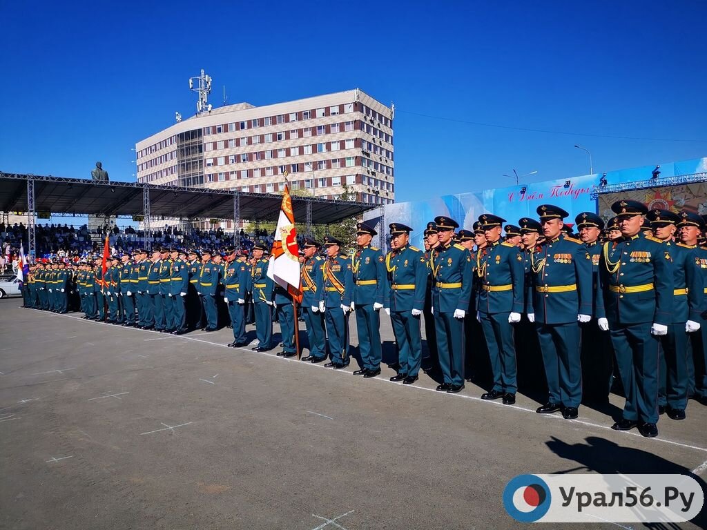    В Курской области не будут проводить военный парад на 9 мая. В Оренбургской области его не отменяли