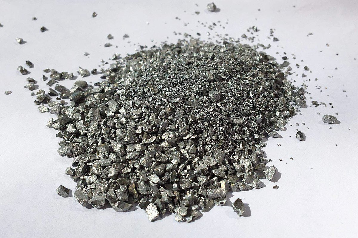 Фото с сайта https://en.wikipedia.org/wiki/File:Devarda%27s_alloy.ვკ.jpg