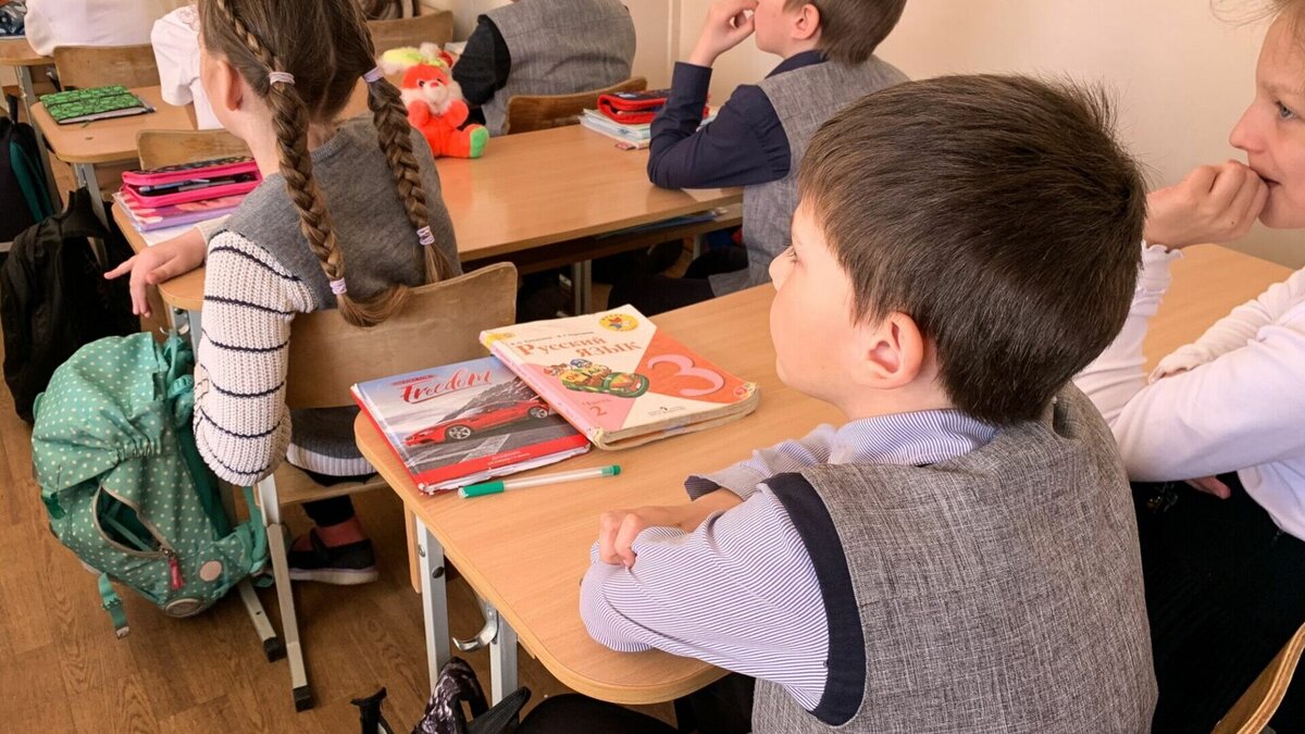     Педагоги советуют жителям Бурятии найти разные подходы для детей разного возраста. С первоклашками нужно играть, а подросткам — объяснить, чем учеба им пригодится в жизни.