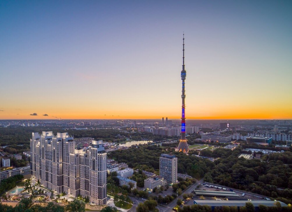 Панорамный вид на район «Останкино» и дом «Достижение» 