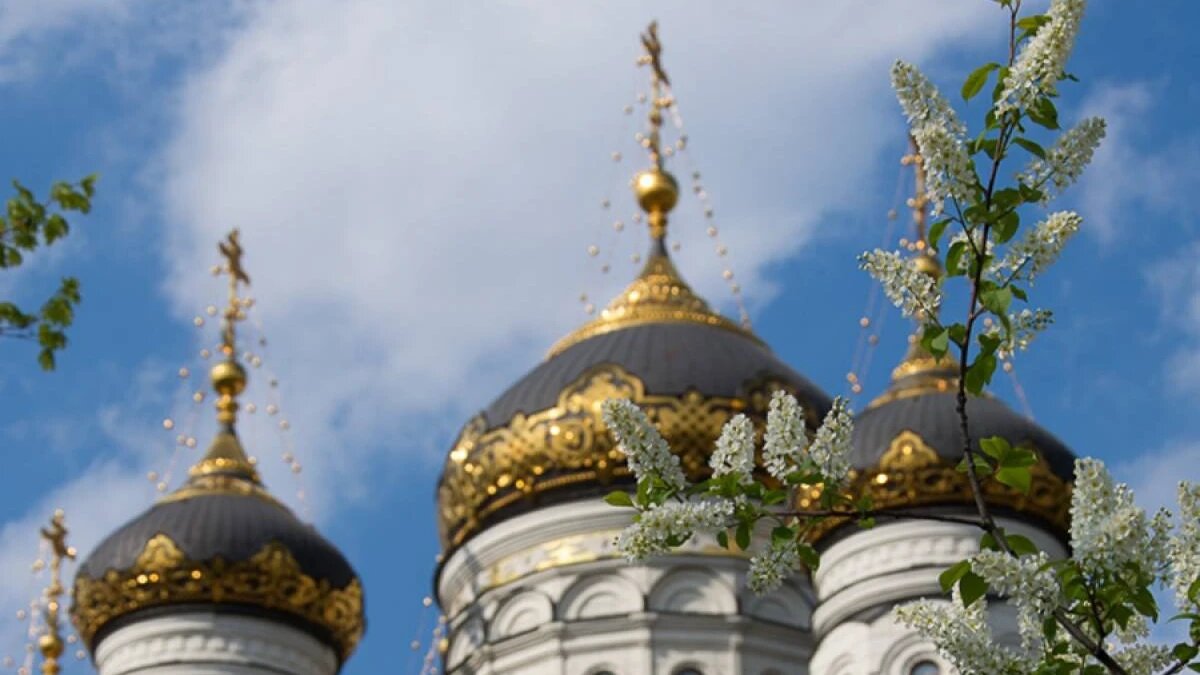 Молитвы являются обязательной частью празднования Пасхи. Фото: pxhere.com