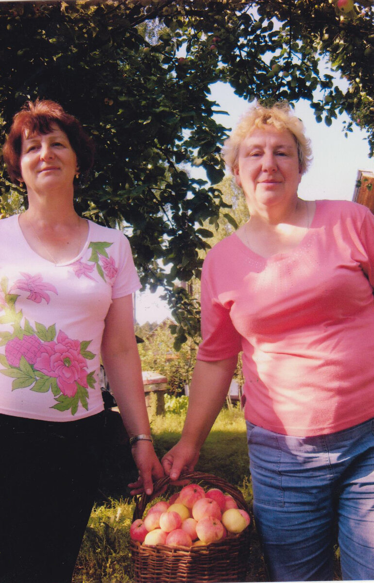 Сестры в девичестве Гусевы Алевтина и Людмила 