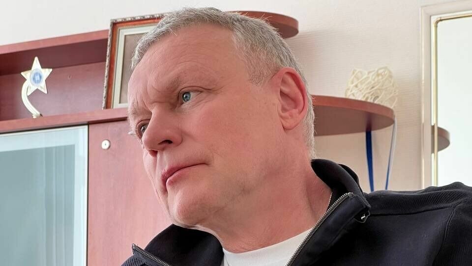     Ростовчанин Сергей Жигунов едва не угодил в участок, притворяясь бомжом в Черногории, об этом он рассказал в своем Telegram-канале.
