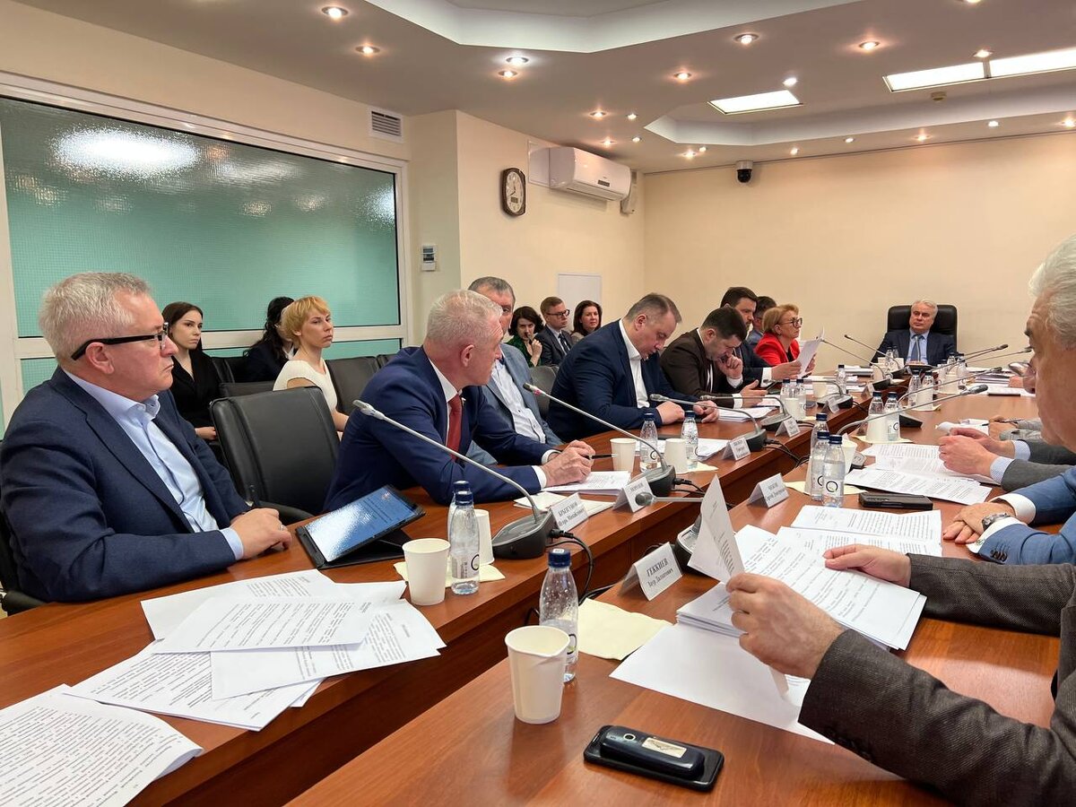 «Формально правильно, а по сути, издевательство» В.И.Ленин При соответствии букве закона, отбор не соответствует не только экономической, но и политической ситуации в стране.