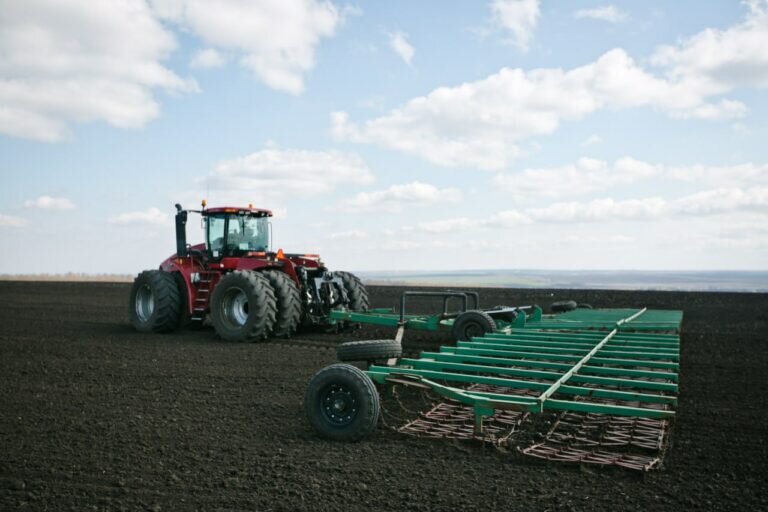    Губернатор Оренбуржья Денис Паслер сообщил о начале сева яровых Белов Михаил Александрович