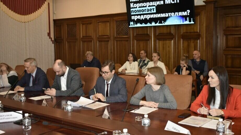     В мероприятии приняли участие заместитель генерального директора Корпорации МСП Алексей Журавлев и заместитель председателя правительства Хабаровского края — министр экономического развития Хабаровского края Виктор Калашников.