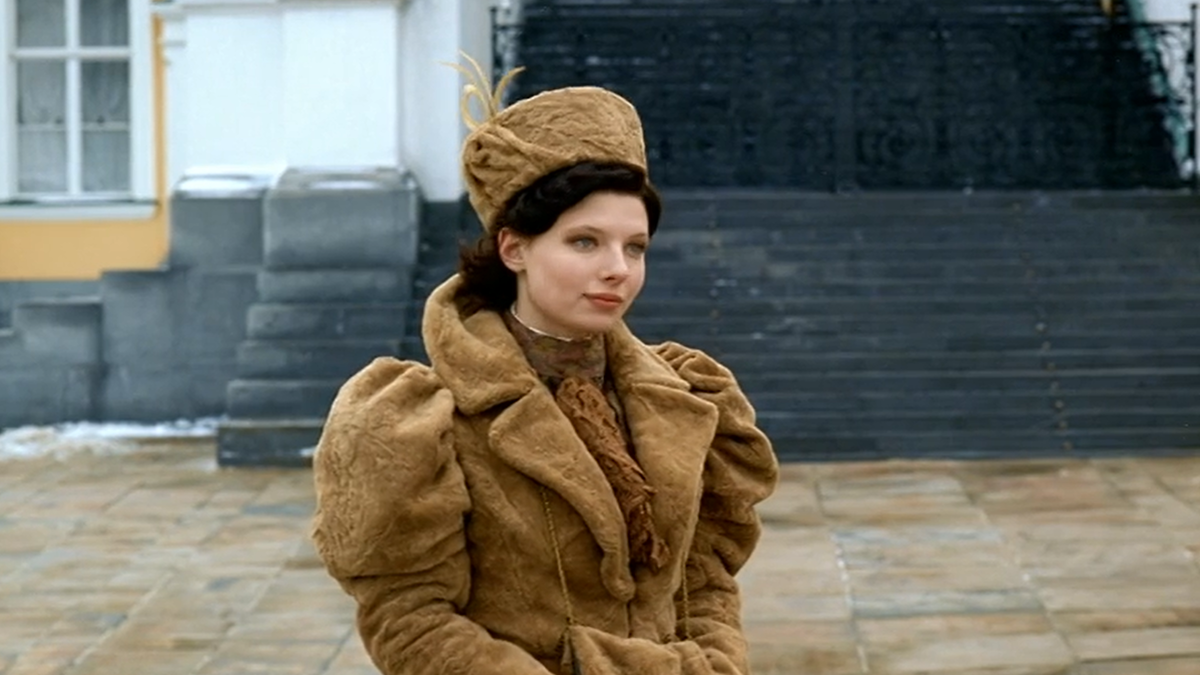 Кадр из кинофильма "Статский советник", 2005 г., режиссер Филипп Янковский, сценарист Борис Акунин*, композитор Энри Лолашвили (скриншот)