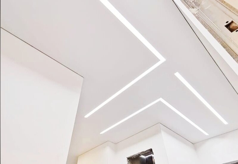 Вариант натяжного потолка (листайте карусель)