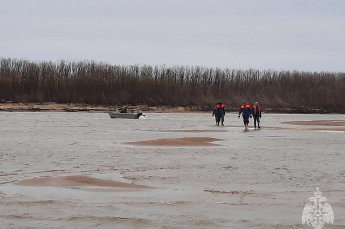    В Хабаровском крае продолжаются поиски перевернувшегося на лодке рыбака