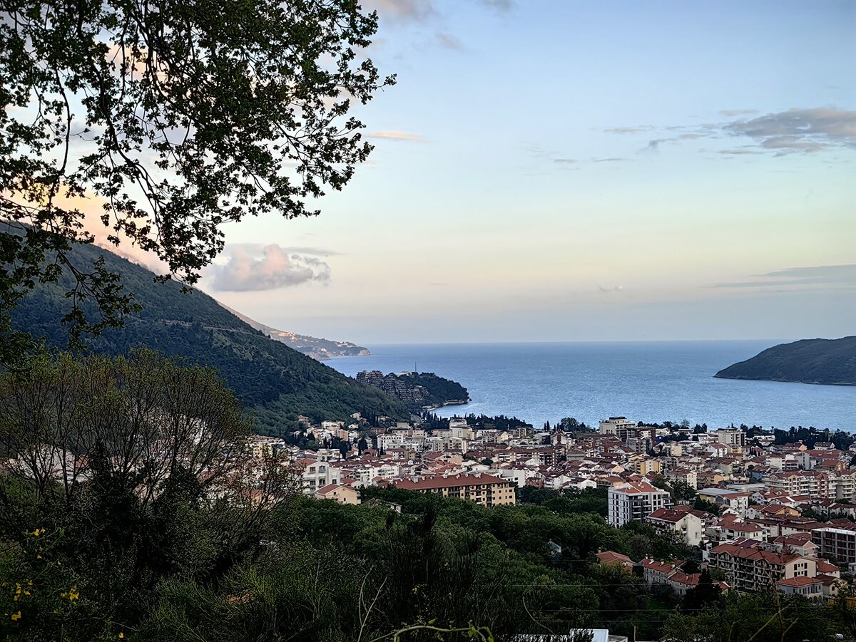 Будва. Головокружительные виды на жилье
