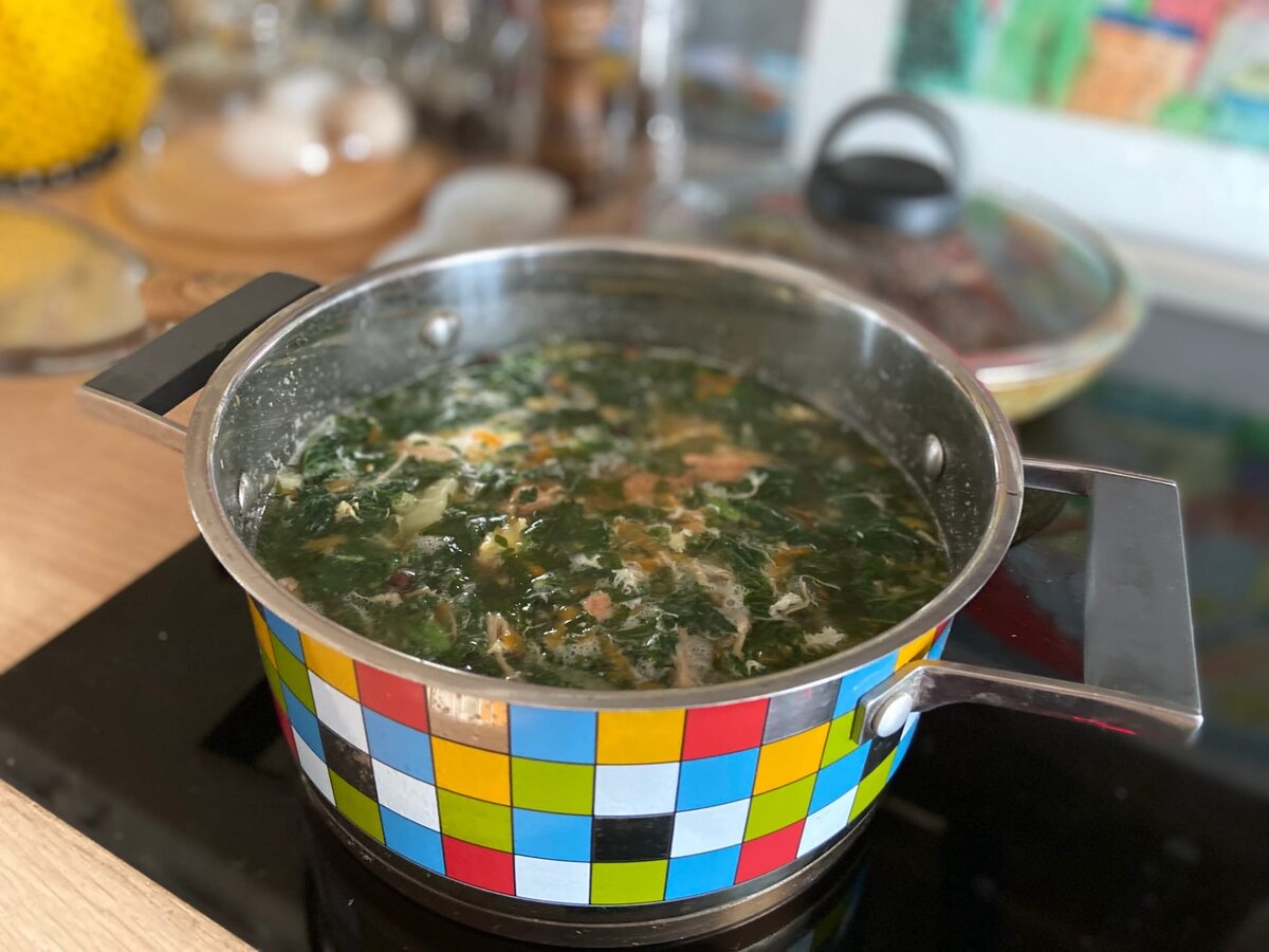 Крапивный суп с фасолью