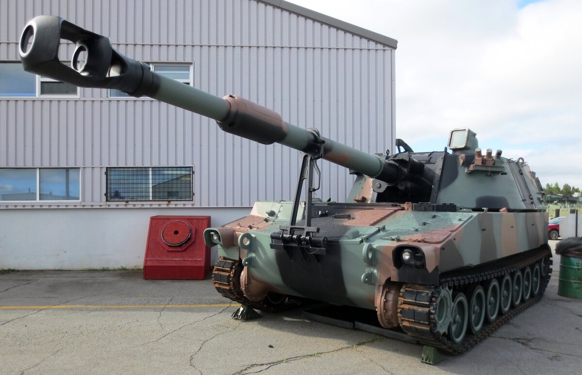 Мощная гаубица. САУ m109a3gn. 155-Мм САУ AHS Krab. САУ Panzerhaubitze 2000.