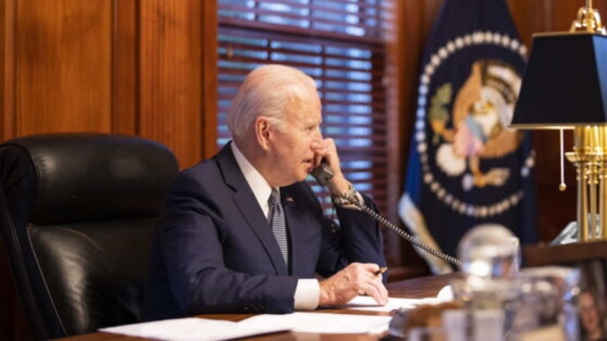    Белый дом заявил, что Байден и Зеленский общаются регулярно и часто Иван Обухов