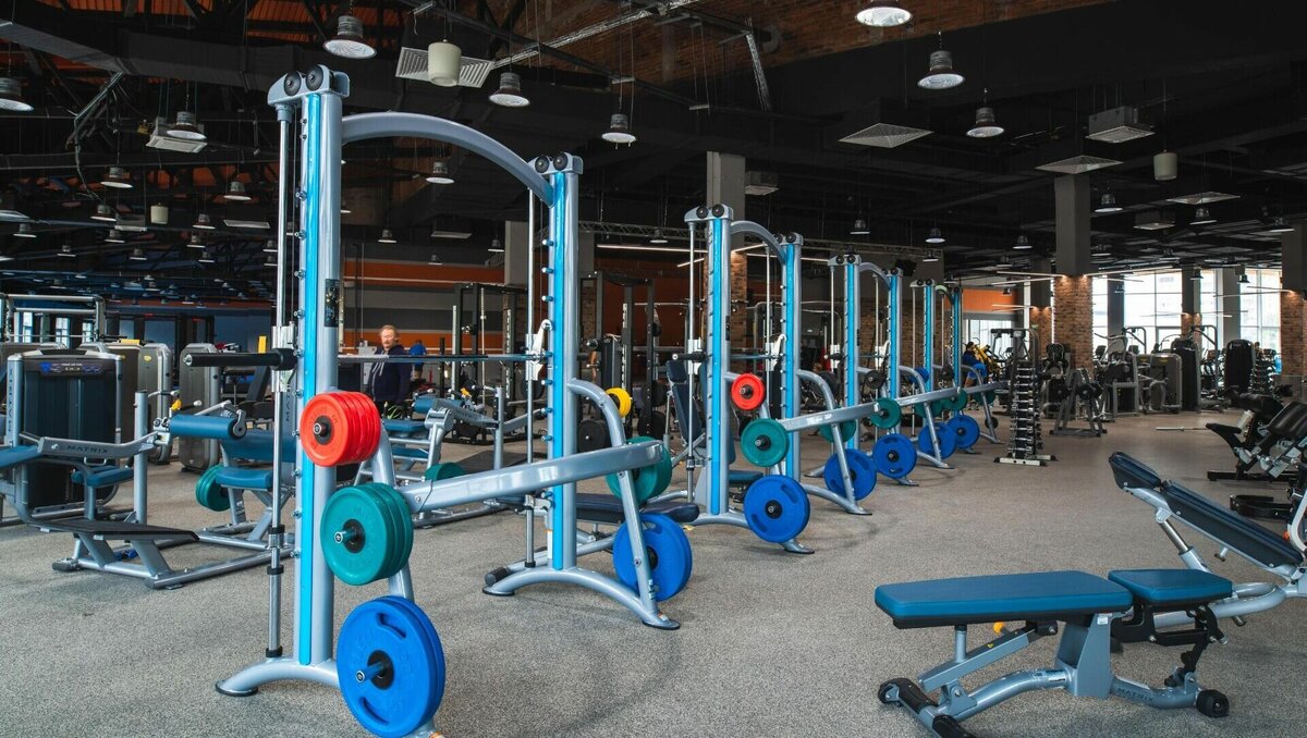     Медики пытались помочь посетительнице, но спасти ее не удалось.