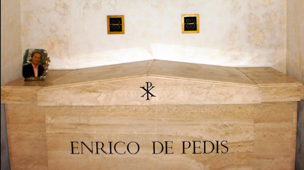 Захоронение мафиози.