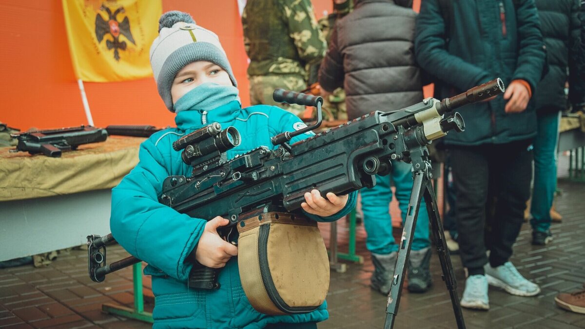     В Росгвардии рекомендовали волгоградцам не появляться с оружием на предстоящих массовых мероприятиях. Владельцам напомнили содержание Федерального закона «Об оружии» и необходимости его неукоснительного соблюдения.