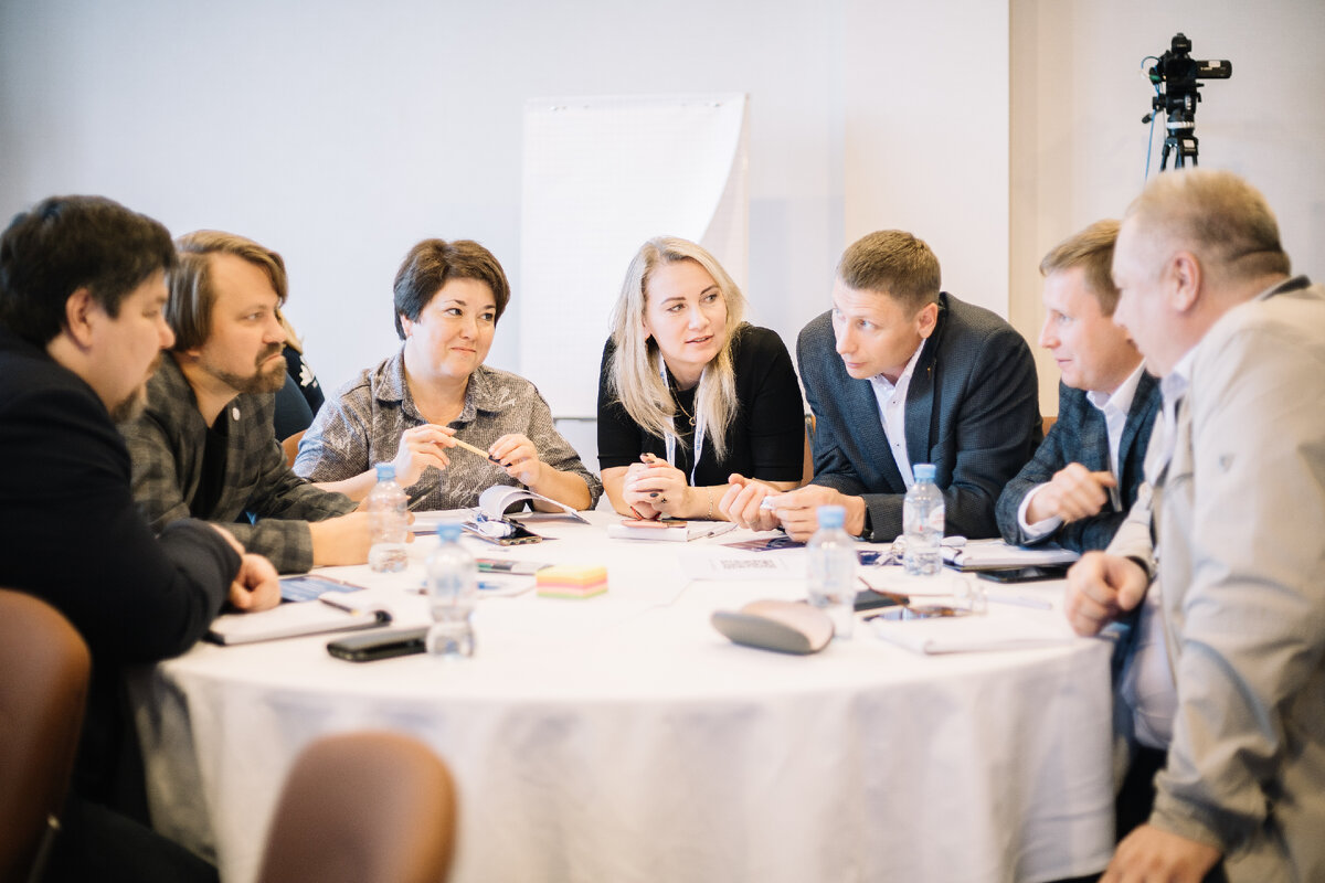 Мгу студенты. Взаимодействие журналистики и общественного мнения. Секретарь университета российского инновационного образования. Международная коммуникация. Инновационный курс.