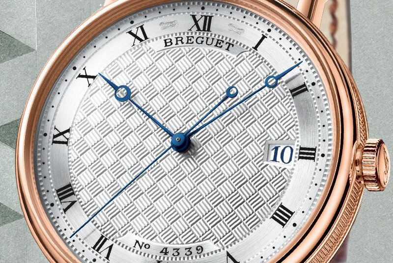 Часы Breguet Classique Rose Gold с циферблатом из посеребренного золота с гильошированным вручную узором