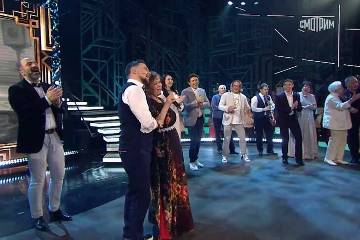 Андрей Малахов с удовольствием подпевал Тамаре Слышик.📷
