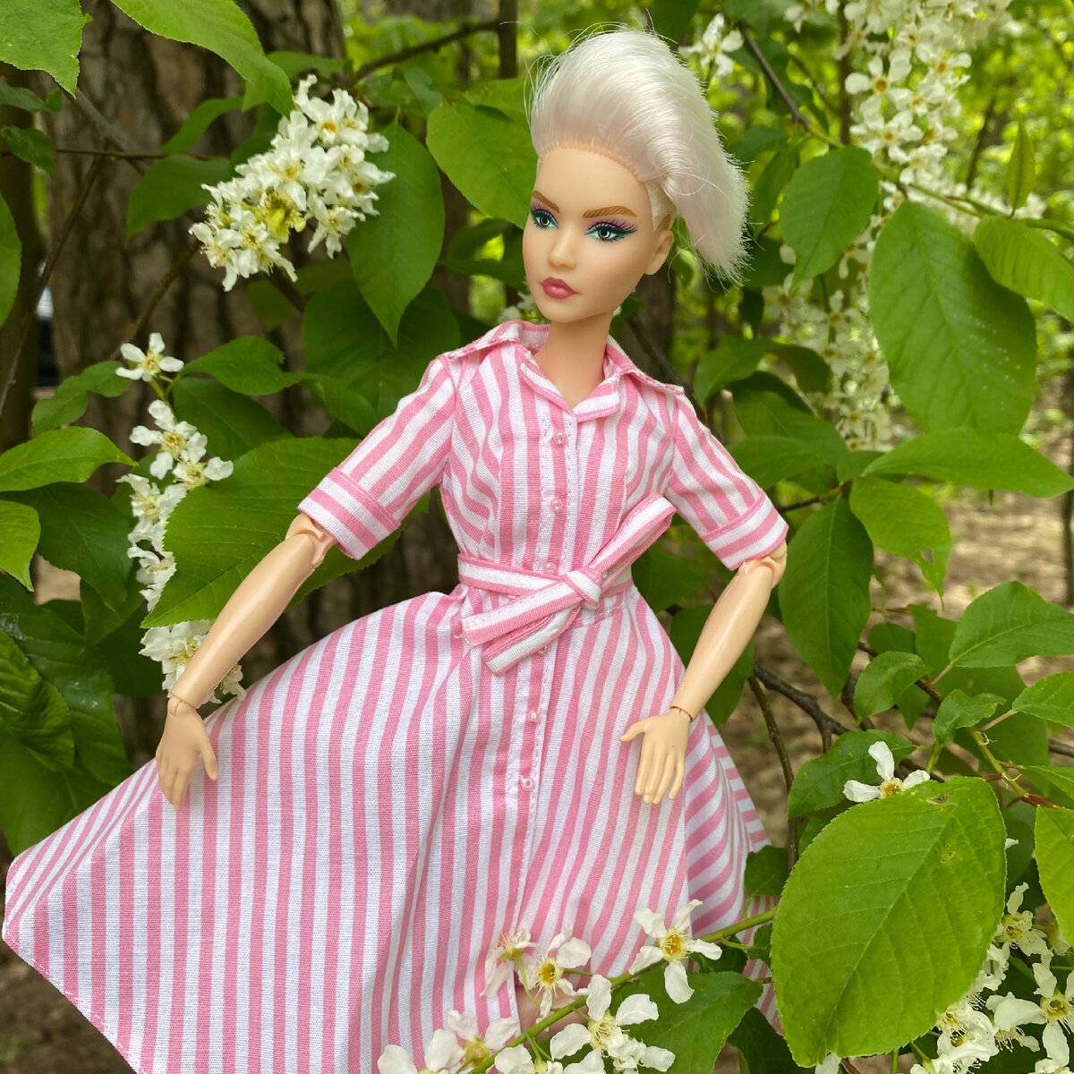 Андра в черемухе на берегу реки Солотча