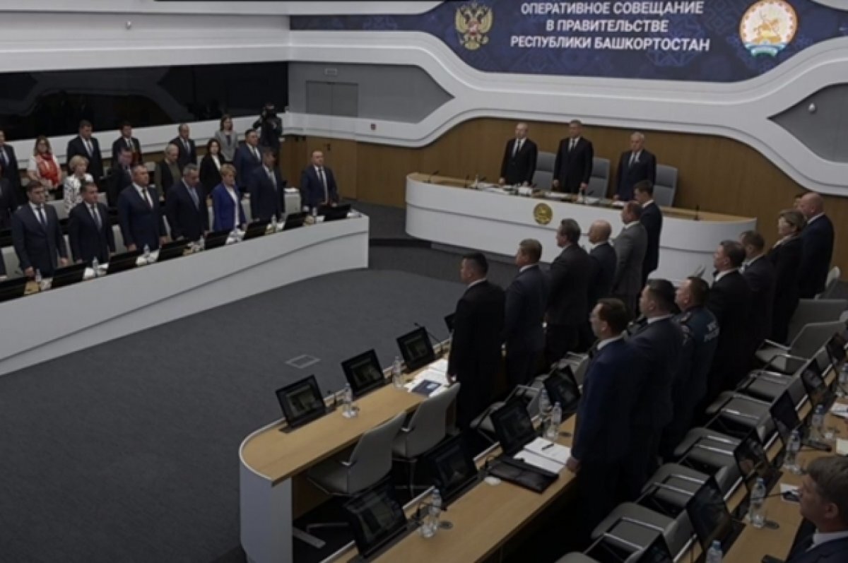    Радий Хабиров поручил помогать маленьким детям умершего главы Башстата