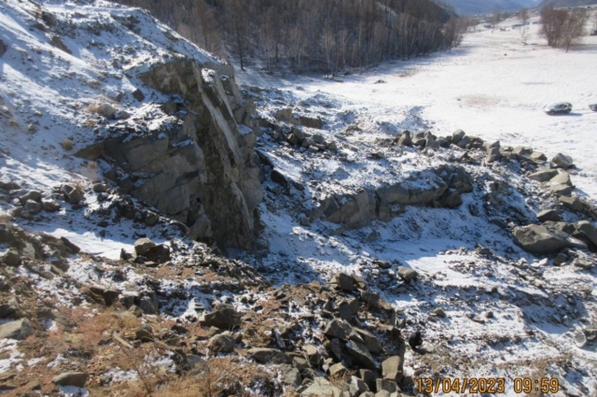    В Бурятии обнаружили незаконное использование полезных ископаемых