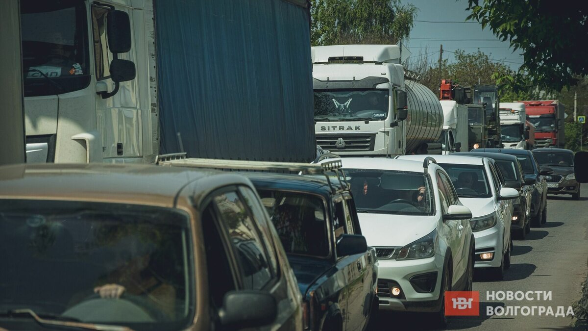     Центральные улицы Волгограда перекроют 16 мая, сообщает мэрия. Ограничение будет связано с проведением крестного хода.