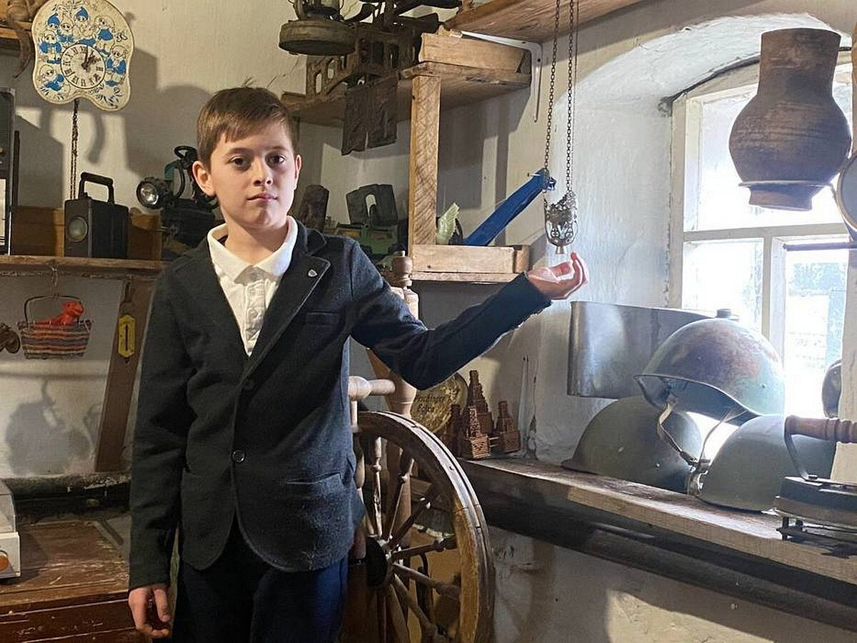 презентация школьный музей. обоих девочек не было в музее. черкасский метро. музей сталкер. у нас в школе есть настоящий музей.