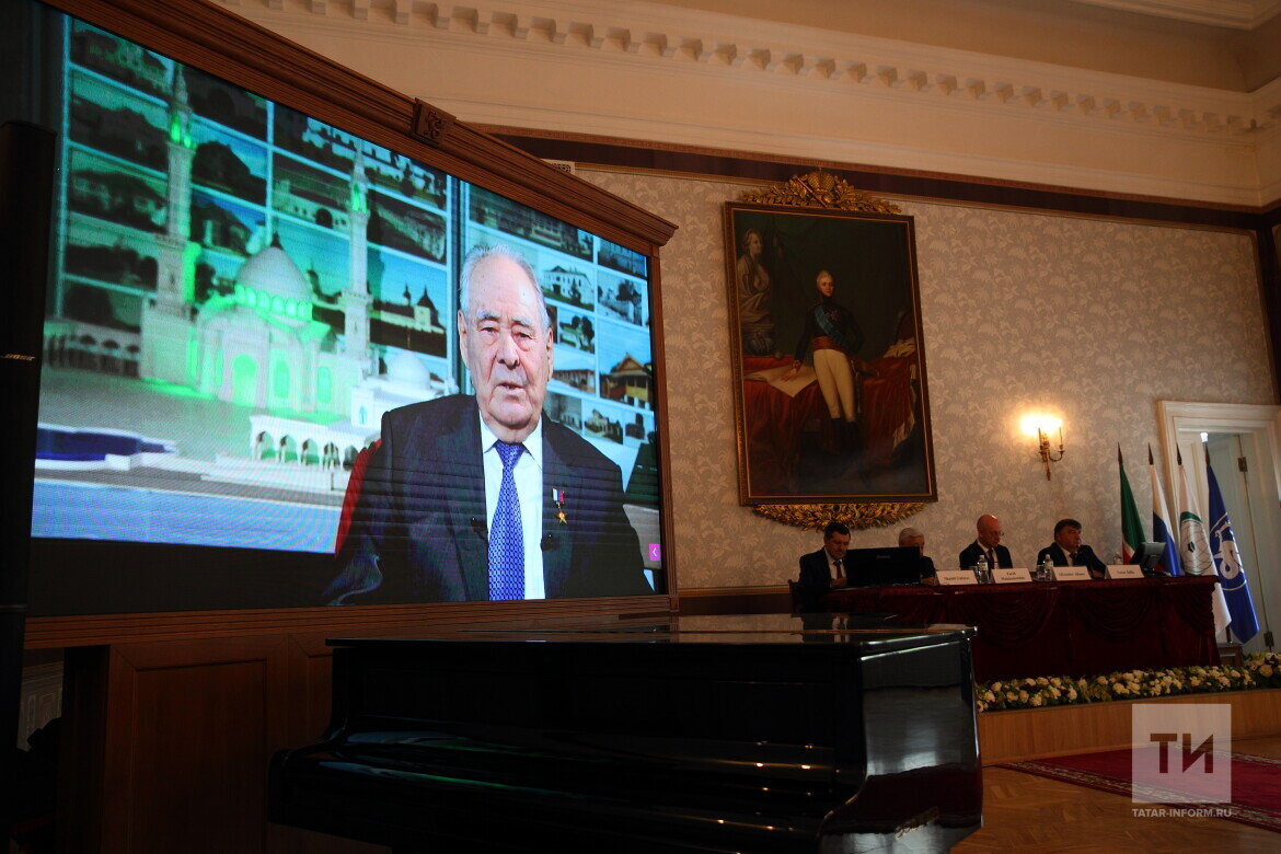 ​Минтимер Шаймиев: «В основу своей модели развития Татарстан заложил неуклонное соблюдение баланса культур и конфессий». Фото: © Михаил Захаров / «Татар-информ»