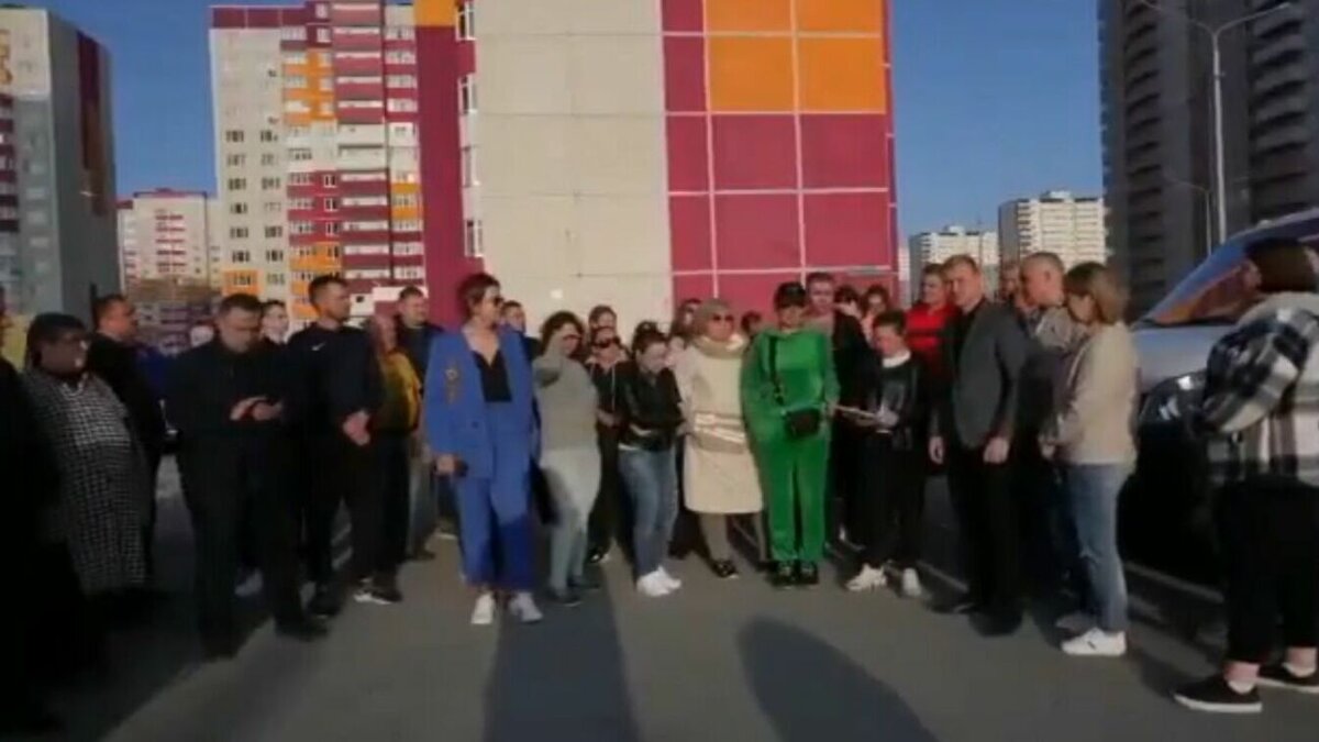     Собственники жилых домов по адресу Созидателей 3, 10, 12, и 16 записали обращение тюменским властям. По данным паблика «ЧС Тюмень», уже в третий раз УК «Комарово» (она же УК «Самолёт») навязывает свое управление.