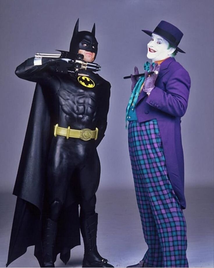 Tim burton introduced the modern batman. Бэтмен 1989. Бэтмен тим бёртон 1989. Майкл Китон Бэтмен и Джокер. Batman тим Бертон.