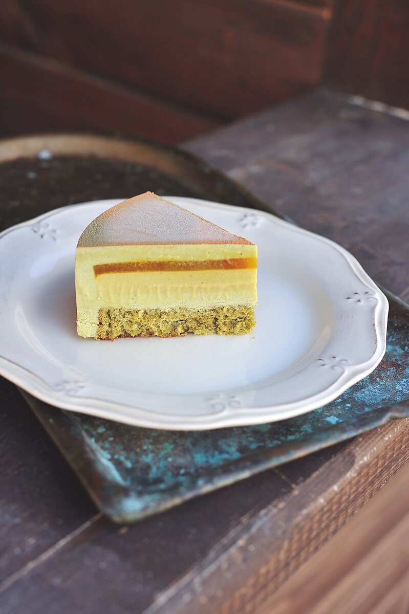    Муссовый торт «Матча – маракуйя»