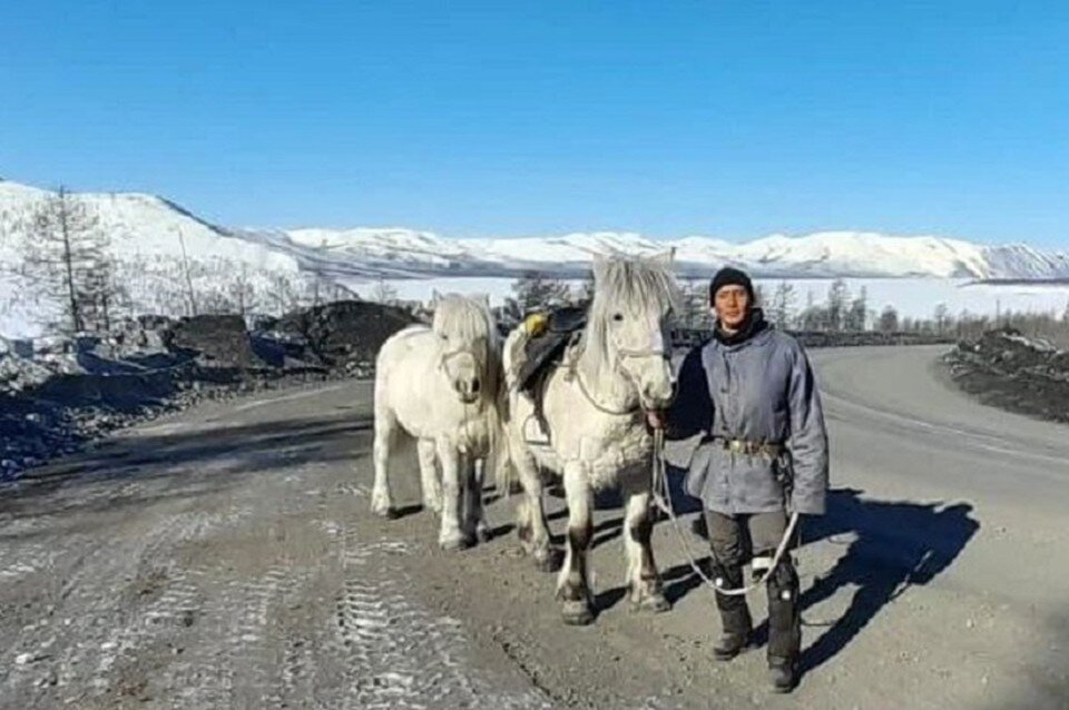     Путешествие прошло не без трудностей, но команда добралась до Сеймчана Фото: телеграм-канал Дугуйдана Винокурова