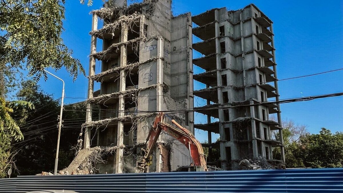     В Ростове объявили, что более 300 домов на территории охарактеризовали как ветхие, об этом сообщила замдиректора департамента ЖКХ города Юлия Брюховецкая.