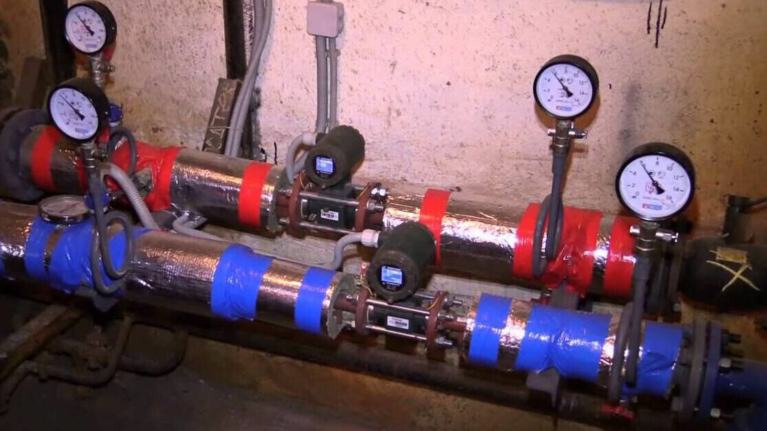     В Красноярске сделают перерасчет платежек за коммунальные услуги тем, кому указали огромные суммы. Однако это касается не всех, и оплатить их все же придется.