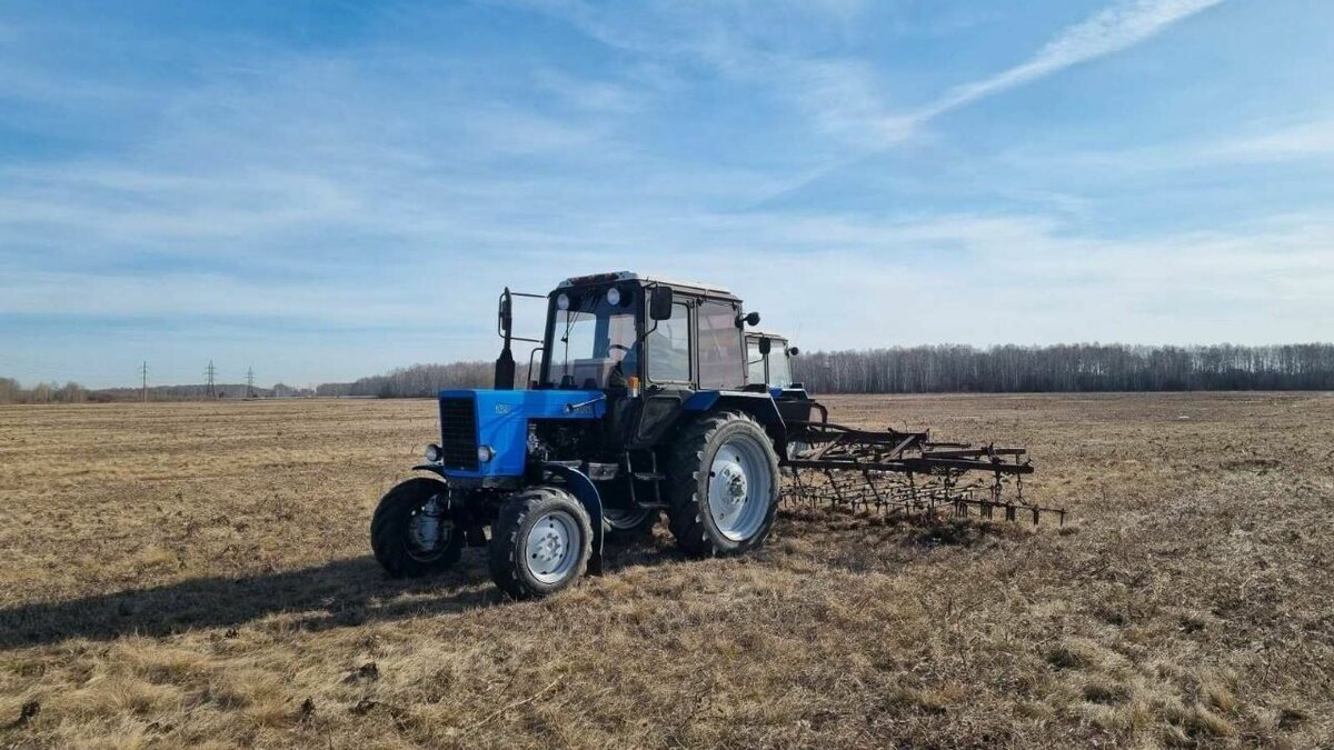     Губернатор Тюменской области сообщил в своём тг-канале о начале весенне-полевых работ на тюменских полях. Снег уже сошел, аграрии готовятся к посевной, планируется засеять более миллиона гектаров площадей.