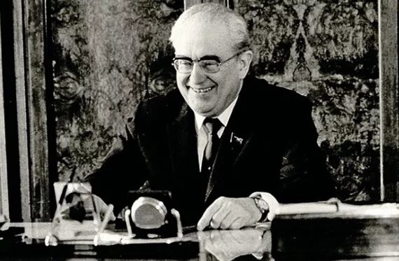 Ю.В.Андропов. Источник фото - https://www.nastroy.net/pic/images/201911/651739-1574725285.jpg