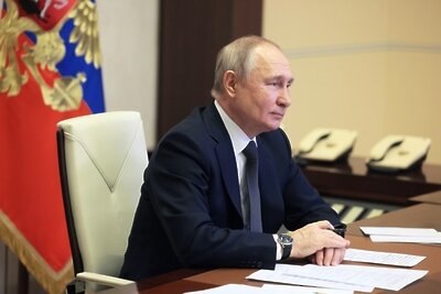    Президент РФ Владимир Путин в режиме видеосвязи принимает участие в мероприятии по случаю 30-летия ПАО "Газпром" ©Михаил Метцель РИА Новости