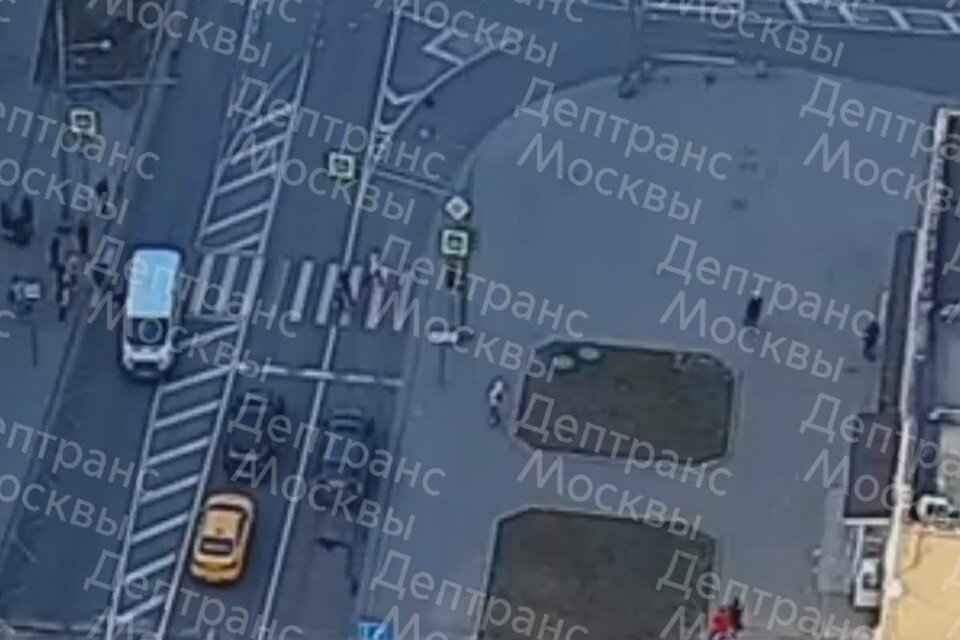     В Москве ребенок попал под колеса автомобиля  Департамент транспорта Москвы