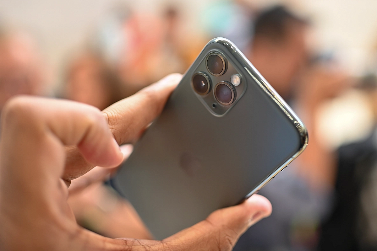 Raw макс в айфоне. Apple iphone 11 Pro. Iphone 11 Pro Max. Iphone 11 Pro и Pro Max. Iphone 12 Pro Max.