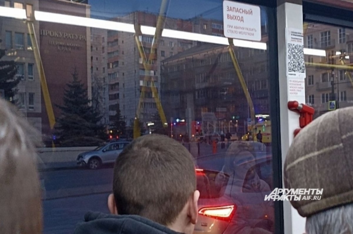    В центре Перми автомобиль Tesla сбил велосипедиста 8 апреля