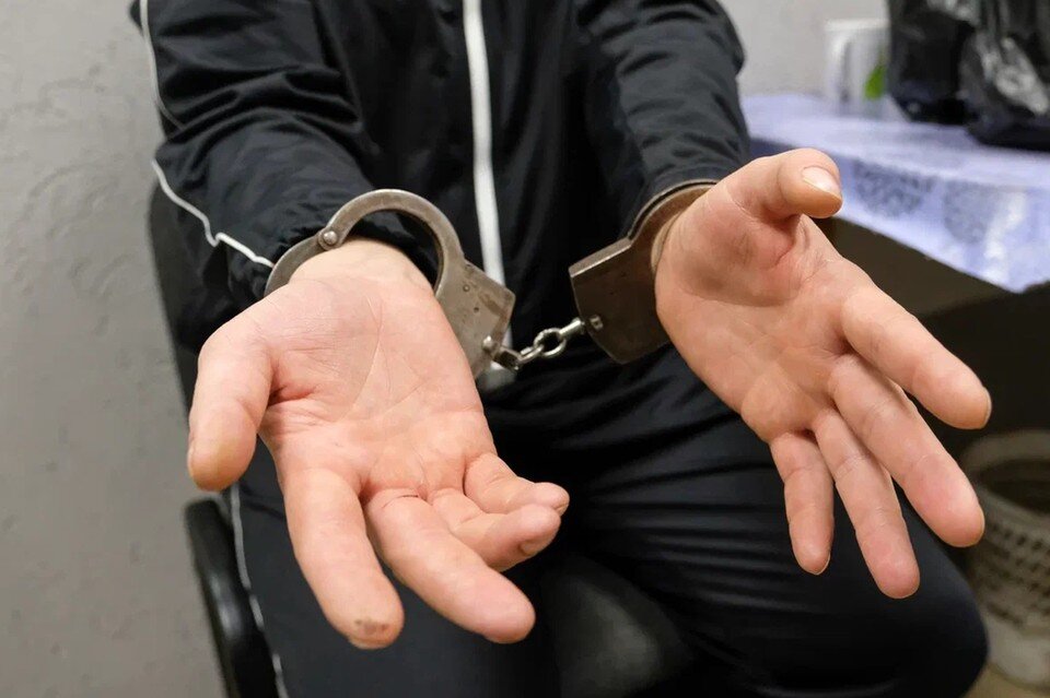     Двух школьников ограбили в центре Петербурга. Это сделали трое сверстников. Артем КИЛЬКИН (архив)