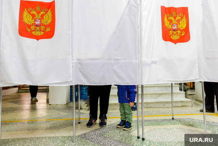    До голосования были допущены два кандидата