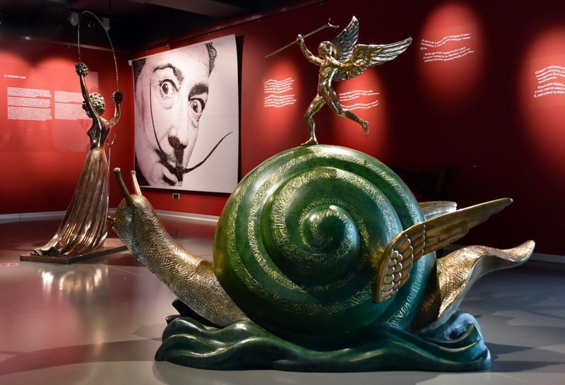 Сальвадор Дали "Улитка и ангел", 1980. 