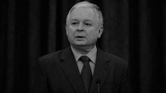    В Польше стало так много памятников и улиц в честь погибшего Леха Качиньского, что его осталось только канонизировать