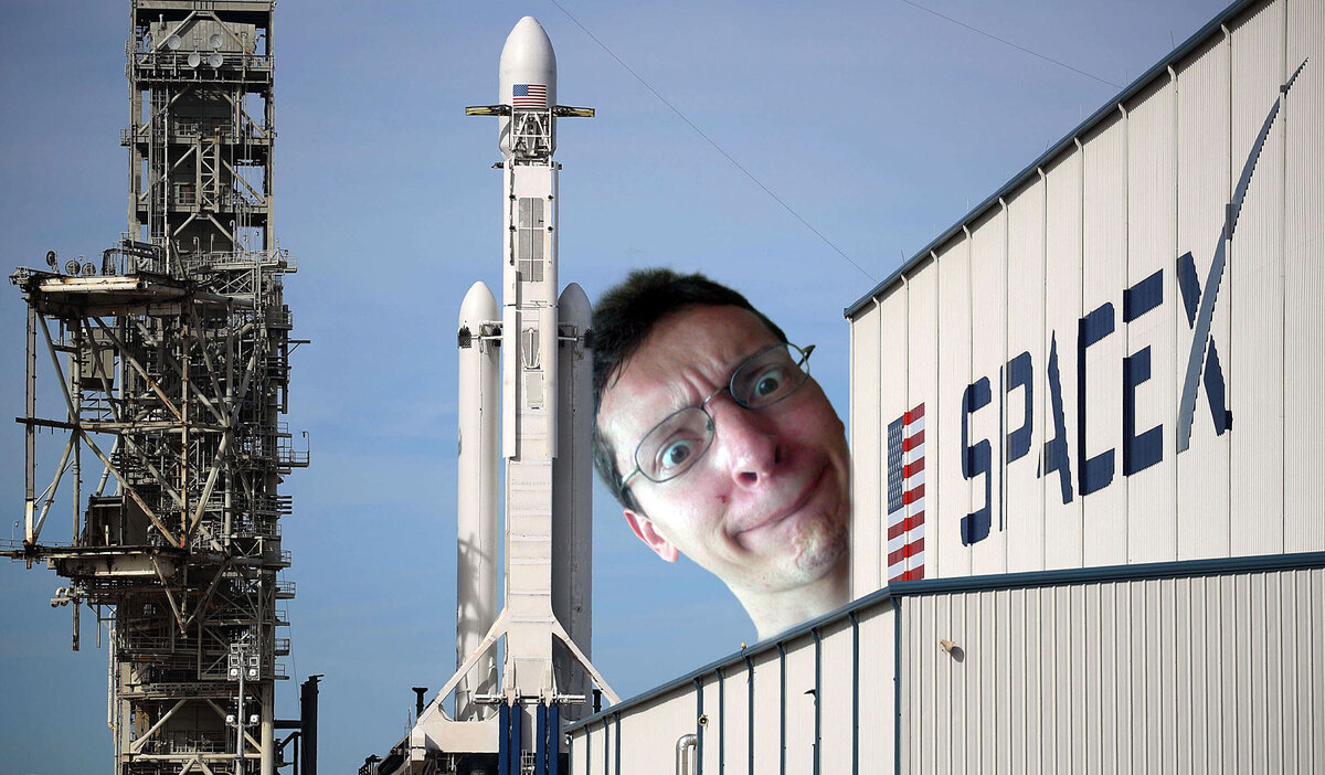 Пока Илон Маск продолжает запускать свои ракеты, конкуренты пытаются выведать секреты американской космической программы. Шпионы и лазутчики пробрались даже на стартовую площадку, и попали в объектив системы охраны.