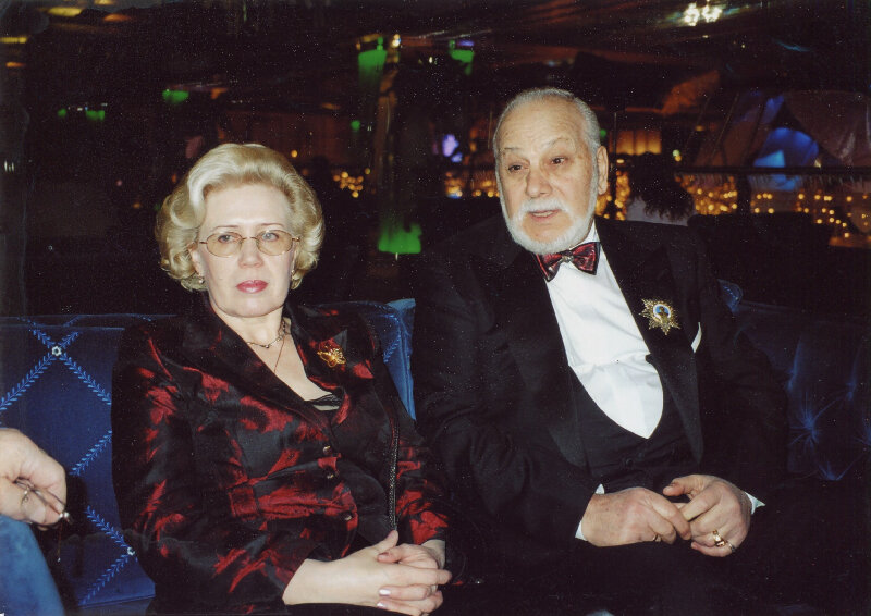 Бедрос киркоров с женой людмилой фото